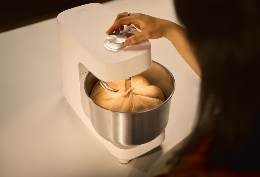 lifestyle_halo_core_polar_white_pumpkin_dough.jpg