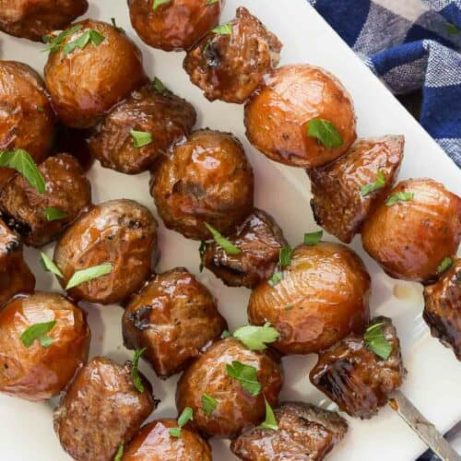 Grillad entrecôte med örtsmör & färskpotatis på spett